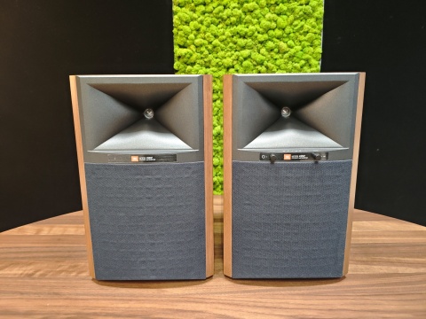 JBL 4305P Studio Monitor