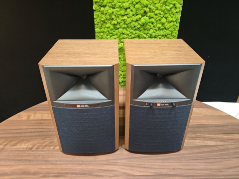 JBL 4305P Studio Monitor