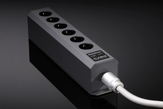 Filtrująca listwa sieciowa GigaWatt PF-2 SE EVO PLUS + przewód LS-1 EVO PLUS (1,5 metra)