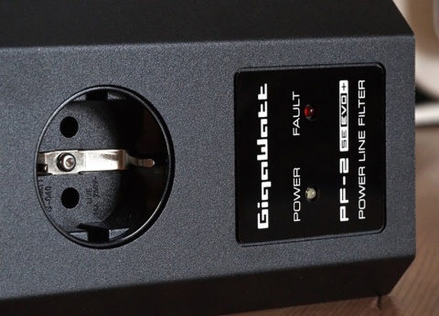 Filtrująca listwa sieciowa GigaWatt PF-2 SE EVO PLUS + przewód POWERSYNC ULTRA (1,5 metra)