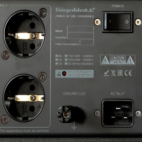 Kondycjoner sieciowy (referencyjny) GigaWatt POWERMASTER + przewód LS-2 EVO (1,5 metra)