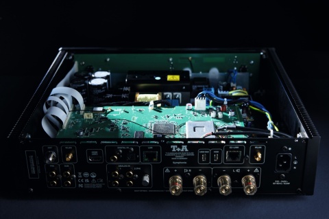 T+A SYMPHONIA Wzmacniacz All-In-One